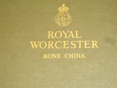 画像3: ロイヤルウースター（Royal Worcester）　カップ＆ソーサー６客セット　箱入り　未使用